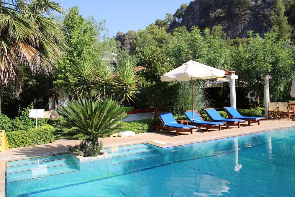 Hotel Dalos Гьочек Екстериор снимка