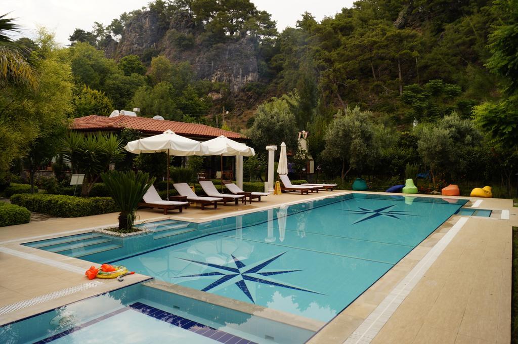 Hotel Dalos Гьочек Екстериор снимка
