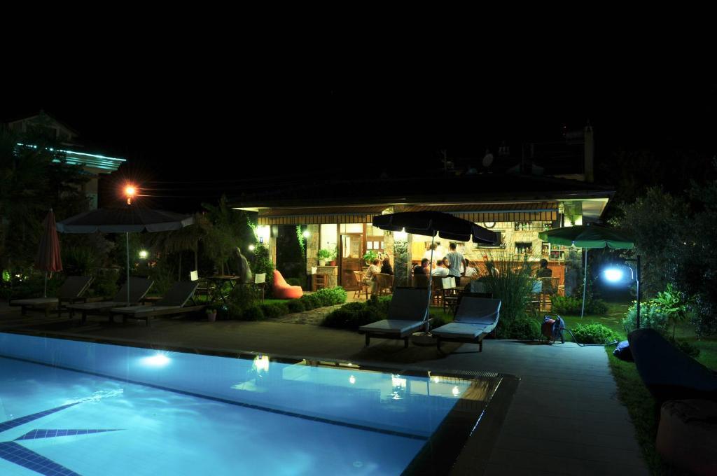 Hotel Dalos Гьочек Екстериор снимка
